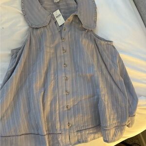 Pilcro Gray Button Down Top with Boxy Style